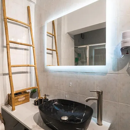 Acrolofts M62 Apartment *